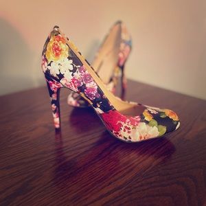 Bamboo Floral Pumps